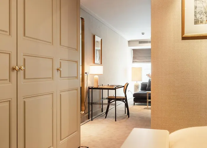 Hotel 717
