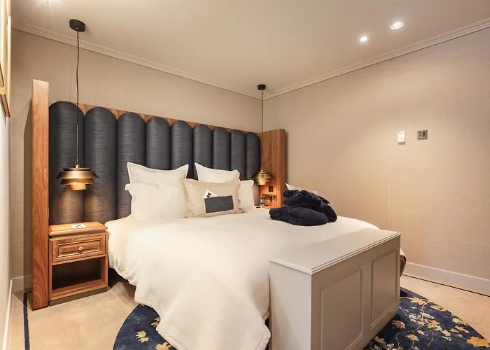 Hotel 717